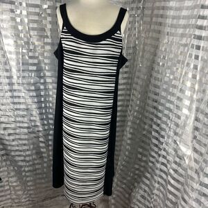 R&M Richards Black/White Sleeveless Dress